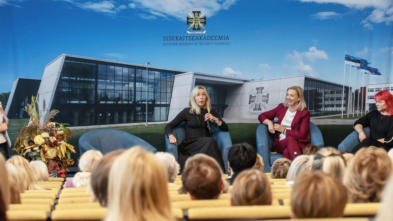 FMD tegevjuht Kaire Tammer rääkis paneelis digitaliseerimisest